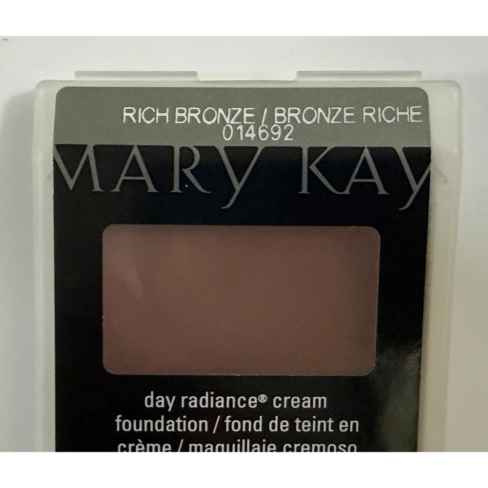 Mary Kay Cream Foundation Women .35 oz Rich‎ Bronze Day Radiance 014692